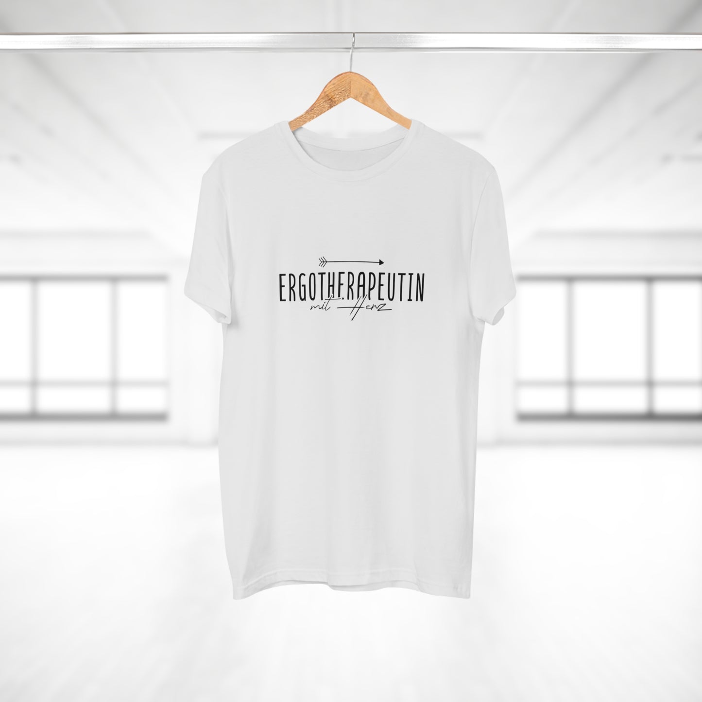Ergotherapeutin mit Herz Shirt